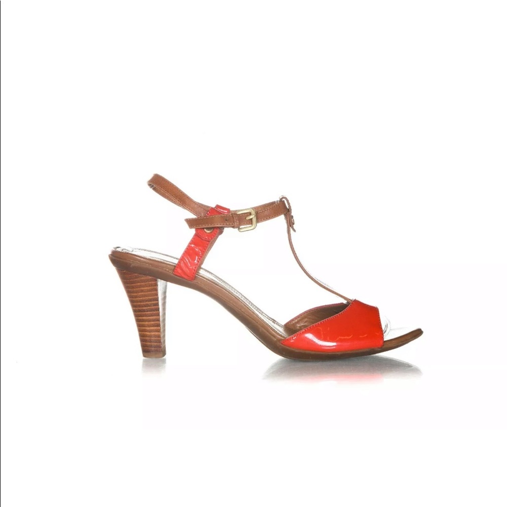 Tahari t-strap Betsy sandals 8.5 open toe 38.5 tan